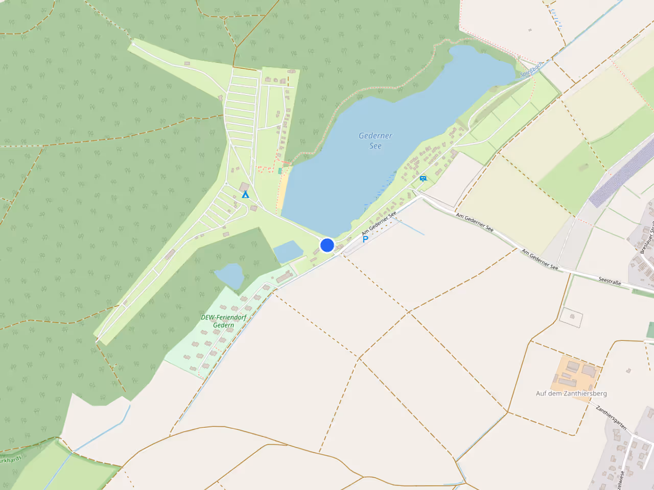 Karte — Campingpark Am Gederner See mit Besucherparkplatz und Zufahrt Am Gederner See